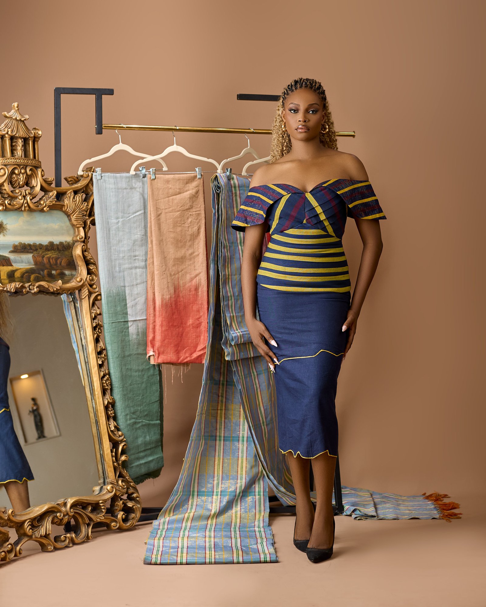 Amaya Architectural Hand-Loomed Tsaki & Linen Ensemble