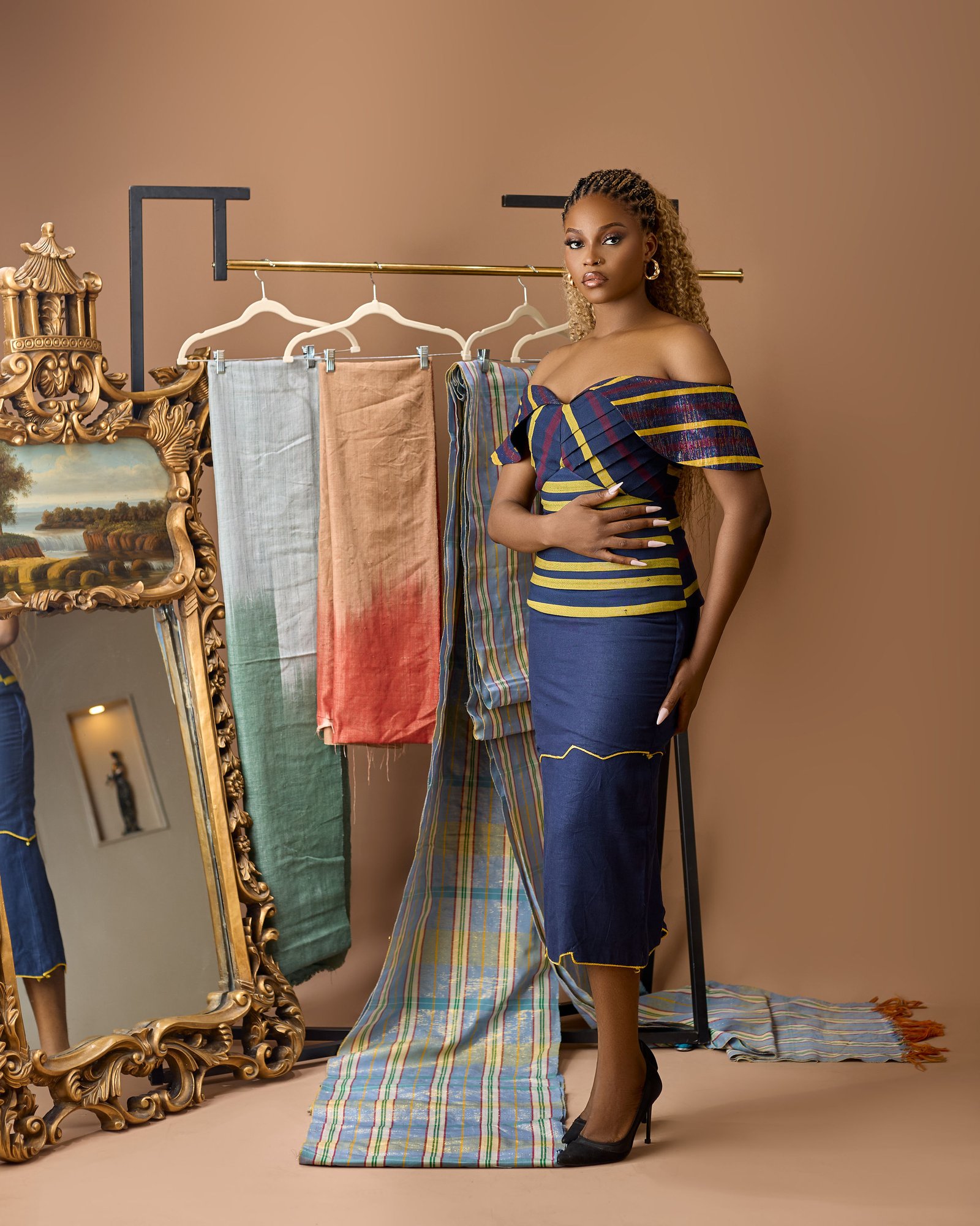 Amaya Architectural Hand-Loomed Tsaki & Linen Ensemble